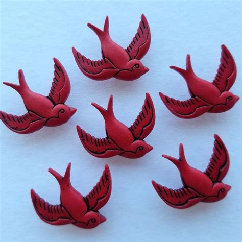 Craft Buttons RED BIRD Swallow Christmas Kitsch Rockabilly Novelty