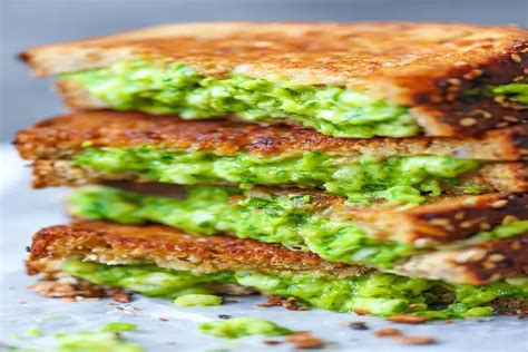 Easy Avocado Grilled Cheese Recipe - Cheeseben