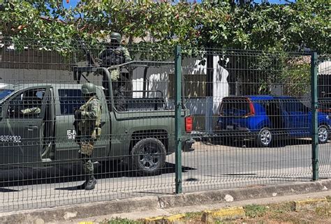 Ej Rcito Mexicano Asegura Una Camioneta En Infonavit Ctm