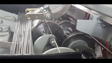 Механизм подачи поперечного прутка из бункера - YouTube