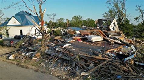 Powerful Storms Hit Us Multiple Tornadoes Sweep Through Iowa At Least