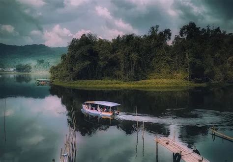 Situ Lengkong Panjalu Ciamis Tempat Wisata Alam Yang Syarat Nilai