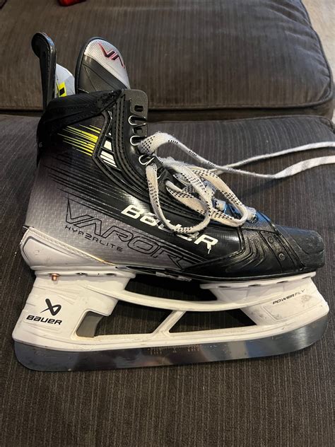 Used Senior Bauer Vapor Hyperlite 2 Hockey Skates Regular Width 7 Sidelineswap