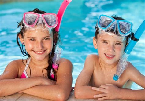 Fique De Olho Nas Crian As Na Praia E Piscinas Escola Trilhas