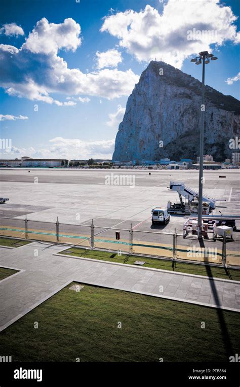 Flying from gibraltar international airport hi-res stock photography and images - Alamy