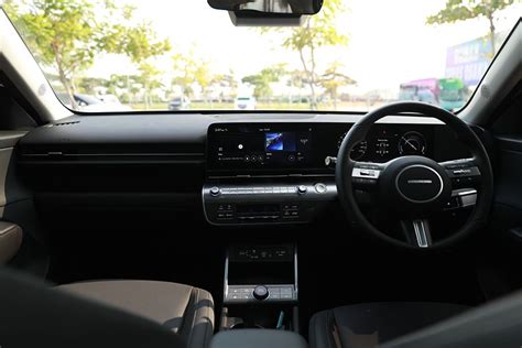 hyundai kona  harga review spesifikasi promo juni zigwheels