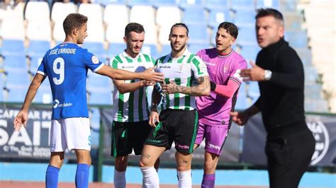 El futbolista del Córdoba Dragisa Gudelj sufre un nuevo desvanecimiento