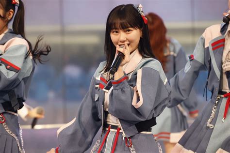 📸 画像：田中美久（hkt48）＜17thシングル「バケツを被れ！」発売記念ミニライブ＞サンシャインシティ噴水広場（2023年12月19日／©