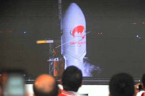 Satelit Merah Putih Telkom Sukses Meluncur Menuju Orbit Komite