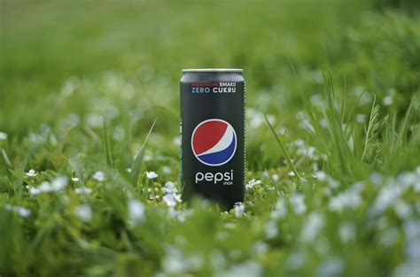 The Real Taste Difference Between Pepsi and Coke - Homemaking.com