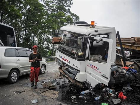 Foto Kecelakaan Di Tol Purbaleunyi Indozone News