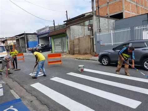 Prefeitura De Poá Realiza Serviço De Revitalização Das Sinalizações Horizontais De Trânsito Em