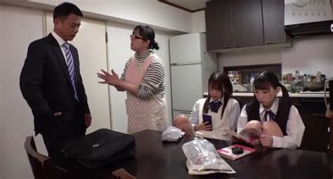 Ngày đầu gặp mặt bố dượng đã quan hệ cô con gái riêng của vợ Sex Hay SexTop movie