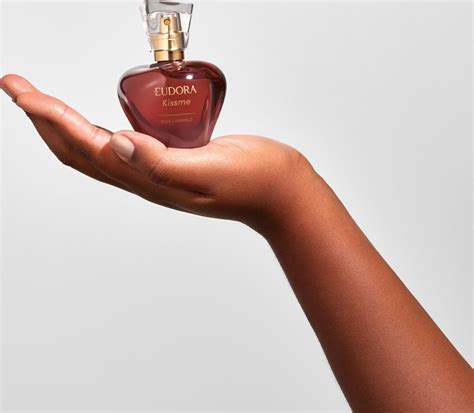 Kiss Me Nude Caramelo Desodorante Col Nia Ml Eudora