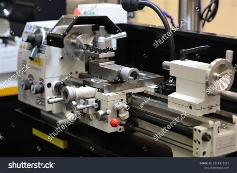 5,800 Lathe Engine Images, Stock Photos, 3D objects, & Vectors | Shutterstock