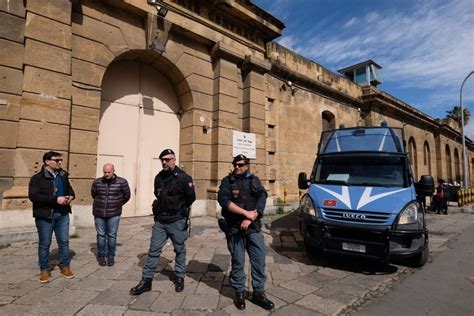 Palermo Emergenza Coronavirus Rivolta Al Carcere Dell Ucciardone La