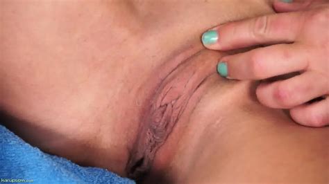 Horny Mature Lady Stimulates Cunt