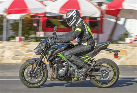 Kawasaki Z Vs Yamaha Fz Comparison Review