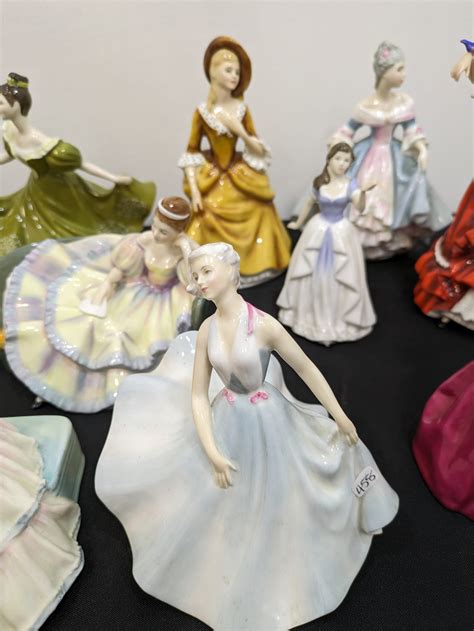 ladies girls figurines hunky dory