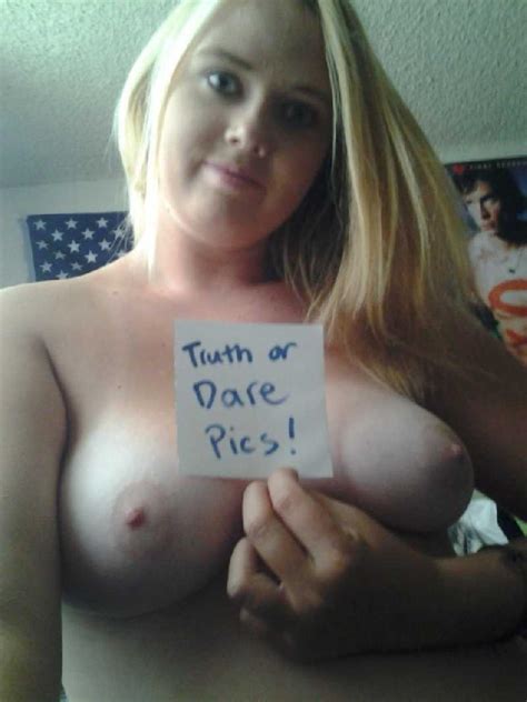 Nude Dares Amateur Woman Flashing Self Pics