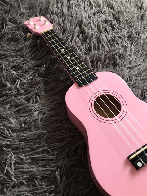 ukulele / укулеле | Укулеле, Раскрашенные гитары, Розовая гитара