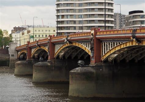 The Amazing Secret On Vauxhall Bridge · Look Up London Tours