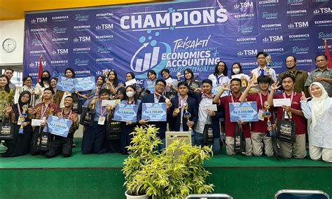 Siswa Sma Albayan Juara Dalam Kompetisi Ekonomi Universitas Trisakti