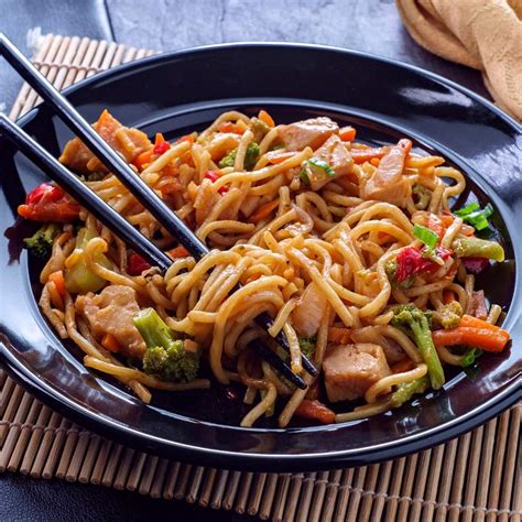 Makaron Chow Mein Z Kurczakiem Tastelist Pl