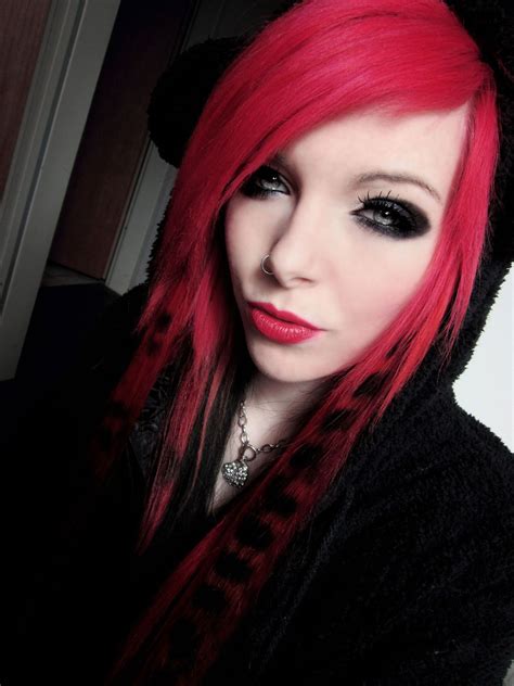 German Scene Queen Emo Girl Ira Vampira Pink Red Hair Coontails