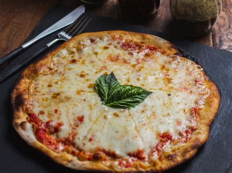 Tutto Pizza & Pasta | Best Pizza in FL | Pizza near me