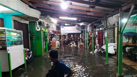 Antisipasi Banjir Sepanjang Musim Hujan Oktober Bpbd Dki Siapkan