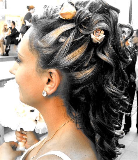 Sweet 11 Hairstyle Suggestions For The Quinceañera Celebration ...