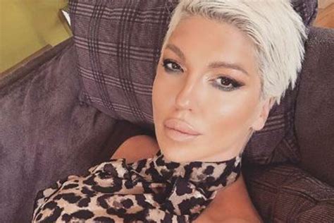 SinoĆ Nije Bila S MuŽem Danas Pukla Nikad Dublji Dekolte Jelena Karleuša U Do Sada Neviđenom