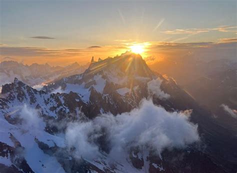 Recuperati Allalba I Due Alpinisti Bloccati Sul Bianco