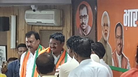 Mp Bsp Mla Sp Legislator And 1 Independent Join Bjp