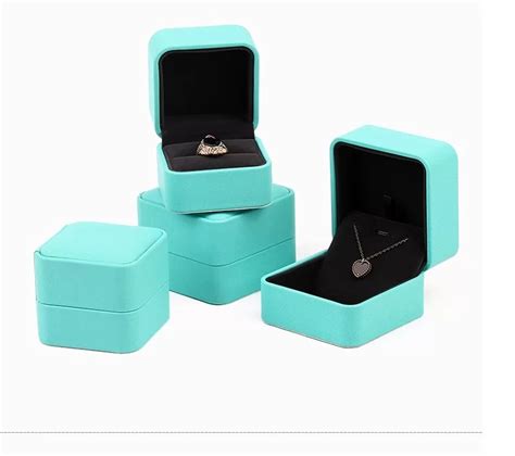 tiffany jewelry blue box