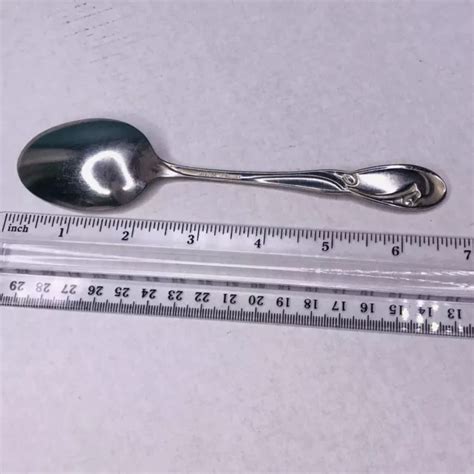 Oneida Calla Lily Stainless Deluxe Lilly Glossy Silverware Spoon