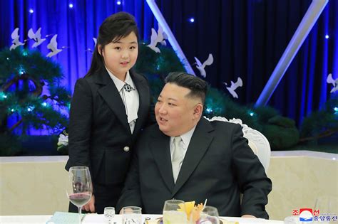 Kim Y Su Hija Alientan A Las Tropas De Corea Del Norte Independent