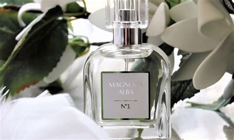 Magnolia perfume - 8 best fragrances with this floral note