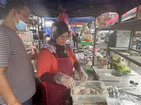 When the monsoon season strikes, look for Kelantan delicacy 'putu halba ...