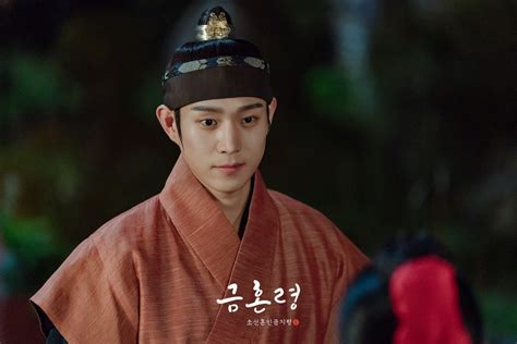 Kim Young Dae Goes From Imposing King To Warm Hearted Friend In The Forbidden Marriage Soompi