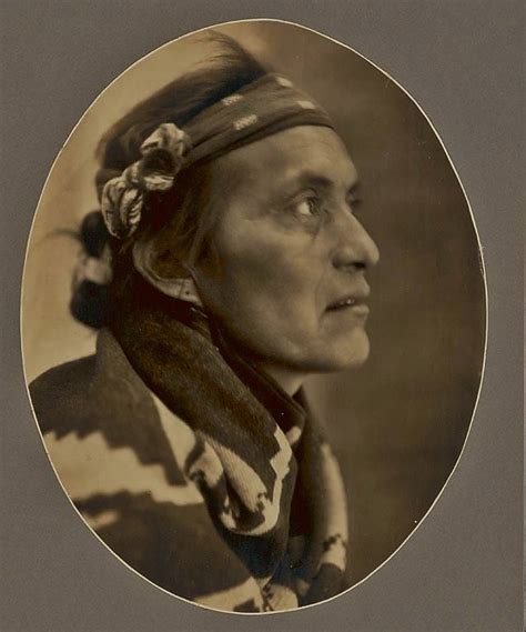 Native American Indian Pictures: Faces of the Navajo Indian Tribe