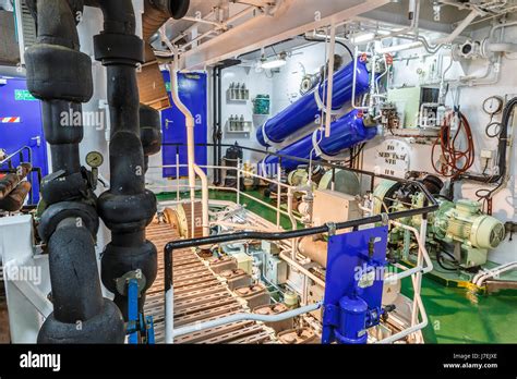 Container ship engine room hi-res stock photography and images - Alamy