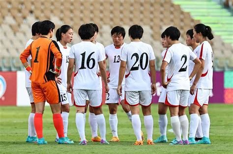 サッカー北朝鮮女子が来日 5年ぶり選手団、羽田空港で「同胞」出迎えも 産経ニュース