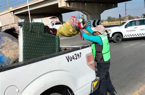 Refuerza SEDUVOP Limpieza En Vialidades De La Zona Metropolitana El