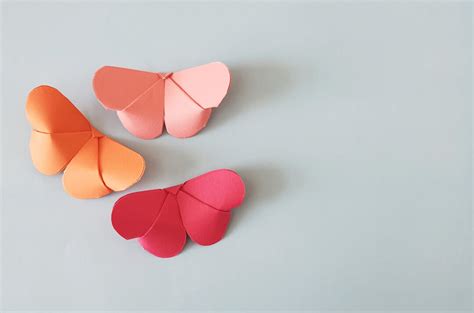 Origami Butterfly * Moms and Crafters