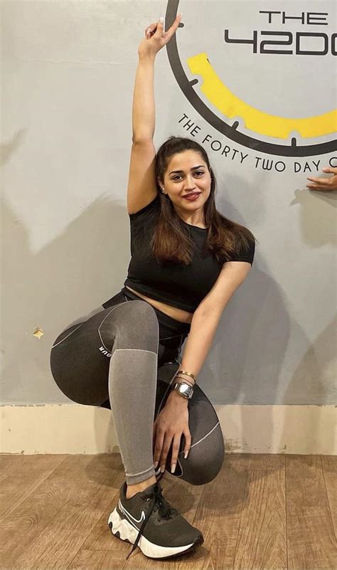 Yusra : r/PakiBeauties