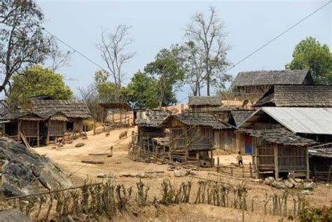 Hmong Ethnie Village With Simple Wooden Huts Ban Phakeo Xieng Khu