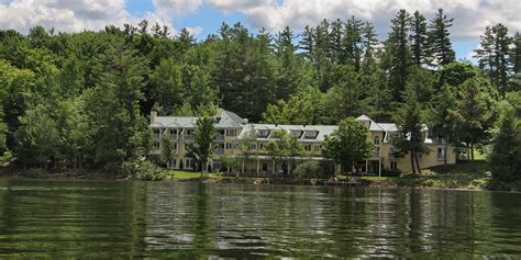 Ripplecove Lakefront Hotel And Spa in Ayer's Cliff, Quebec - Lodge ...