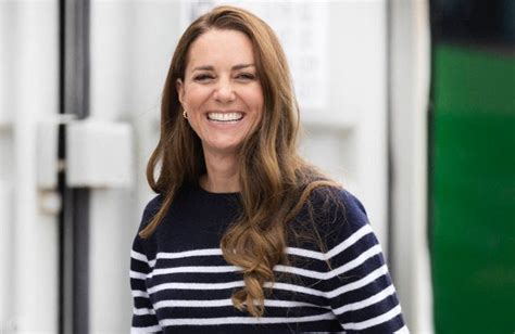 Kate Middleton Sublime Dans Une Robe à Imprimé Pois Elle